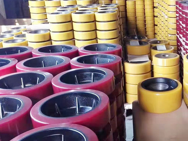 Heavy duty polyurethane forklift wheels