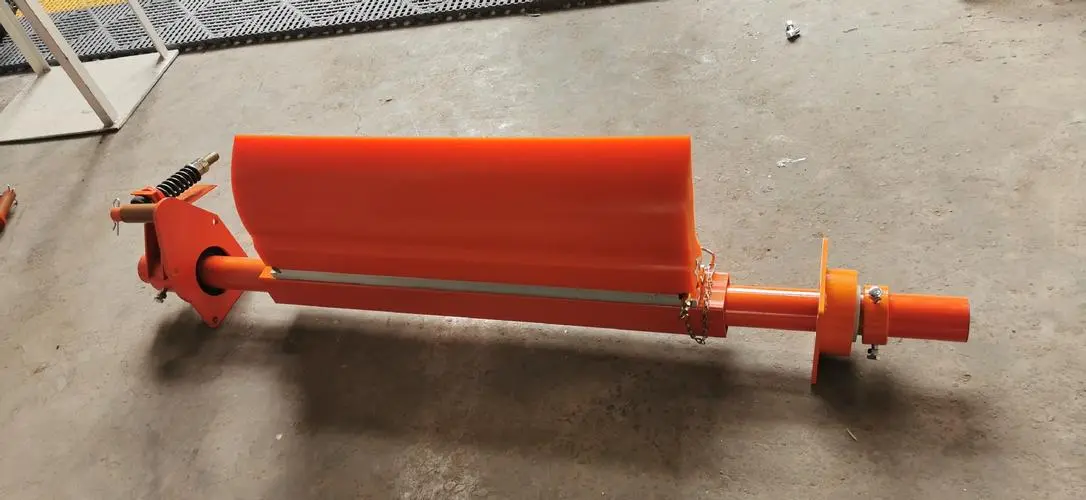 Polyurethane conveyor belt cleaner