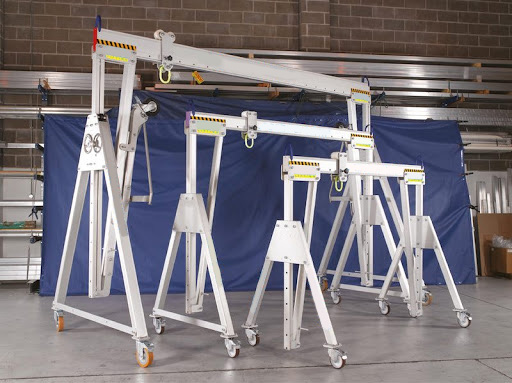 Aluminum mobile gantry