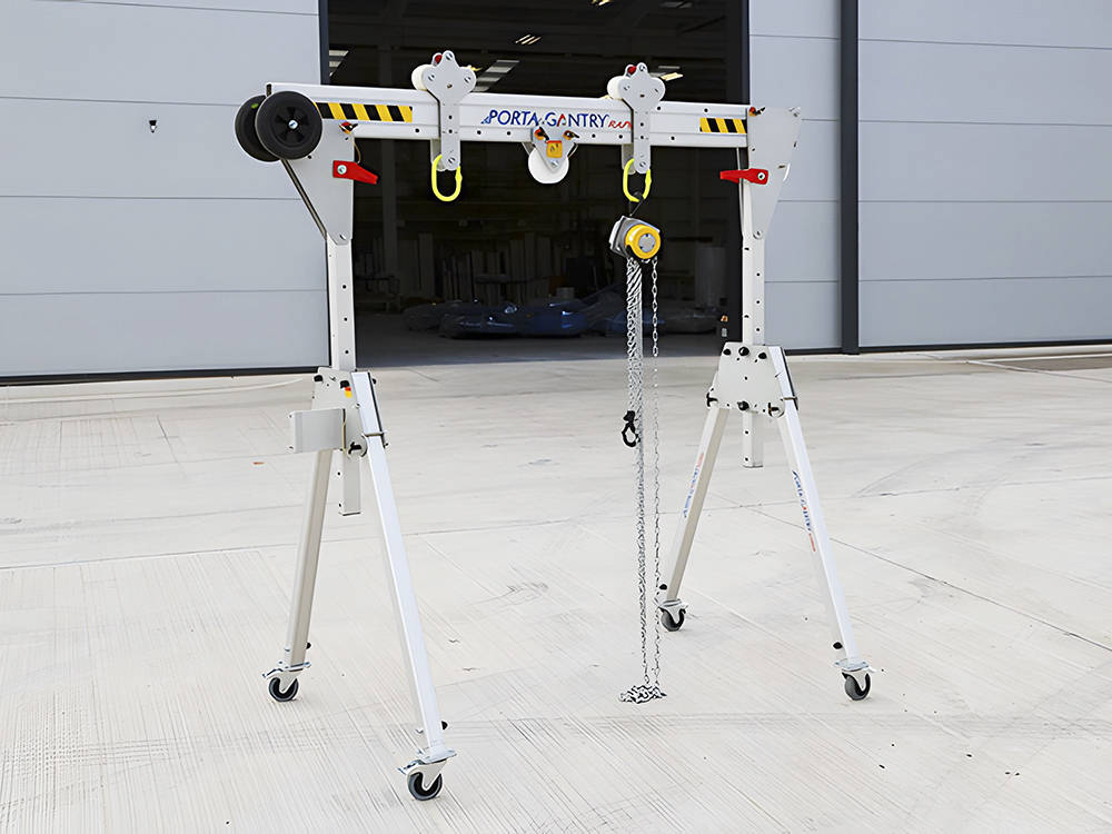 Aluminum light mobile gantry crane