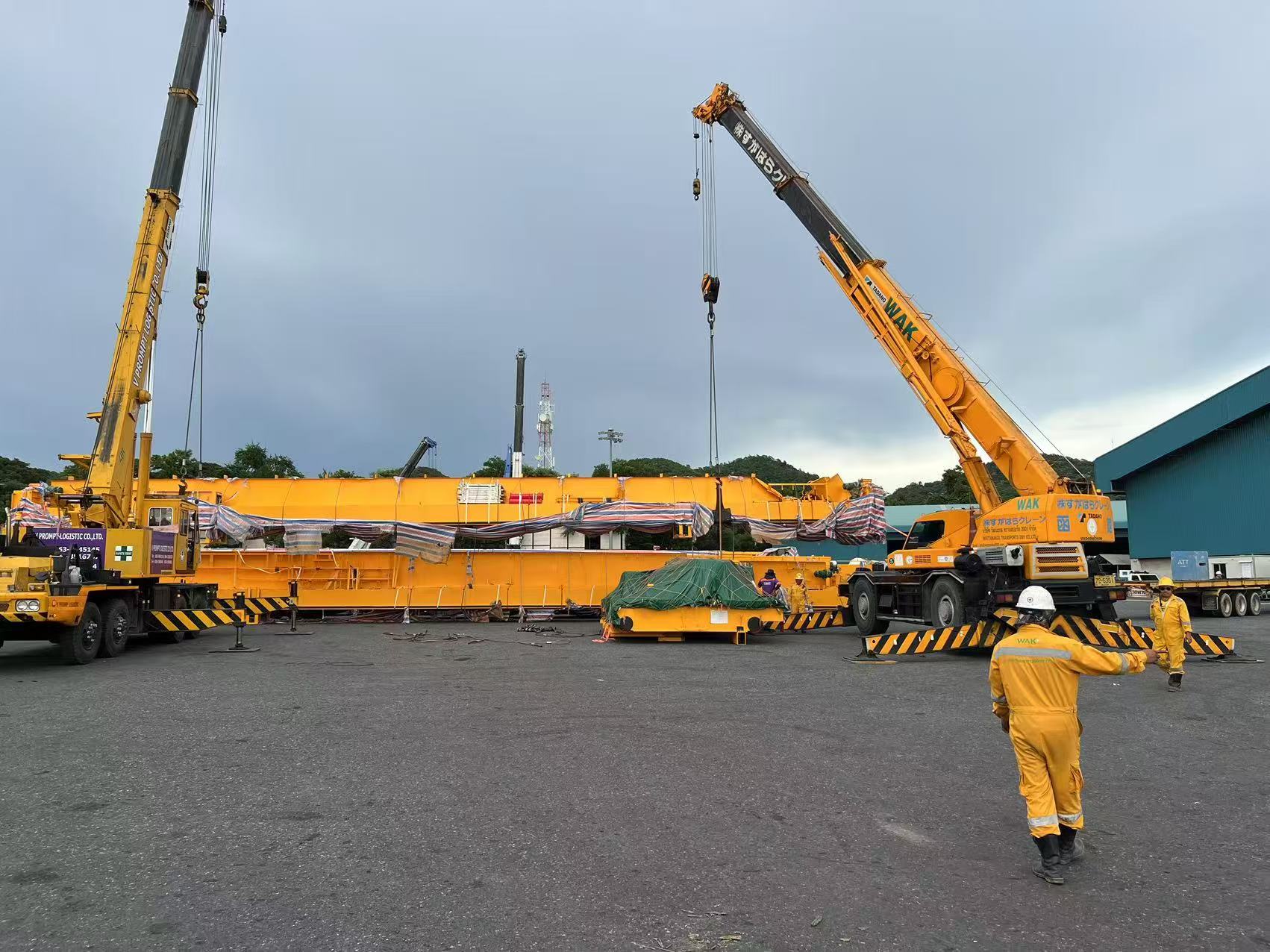 Crane girder loading transport ship